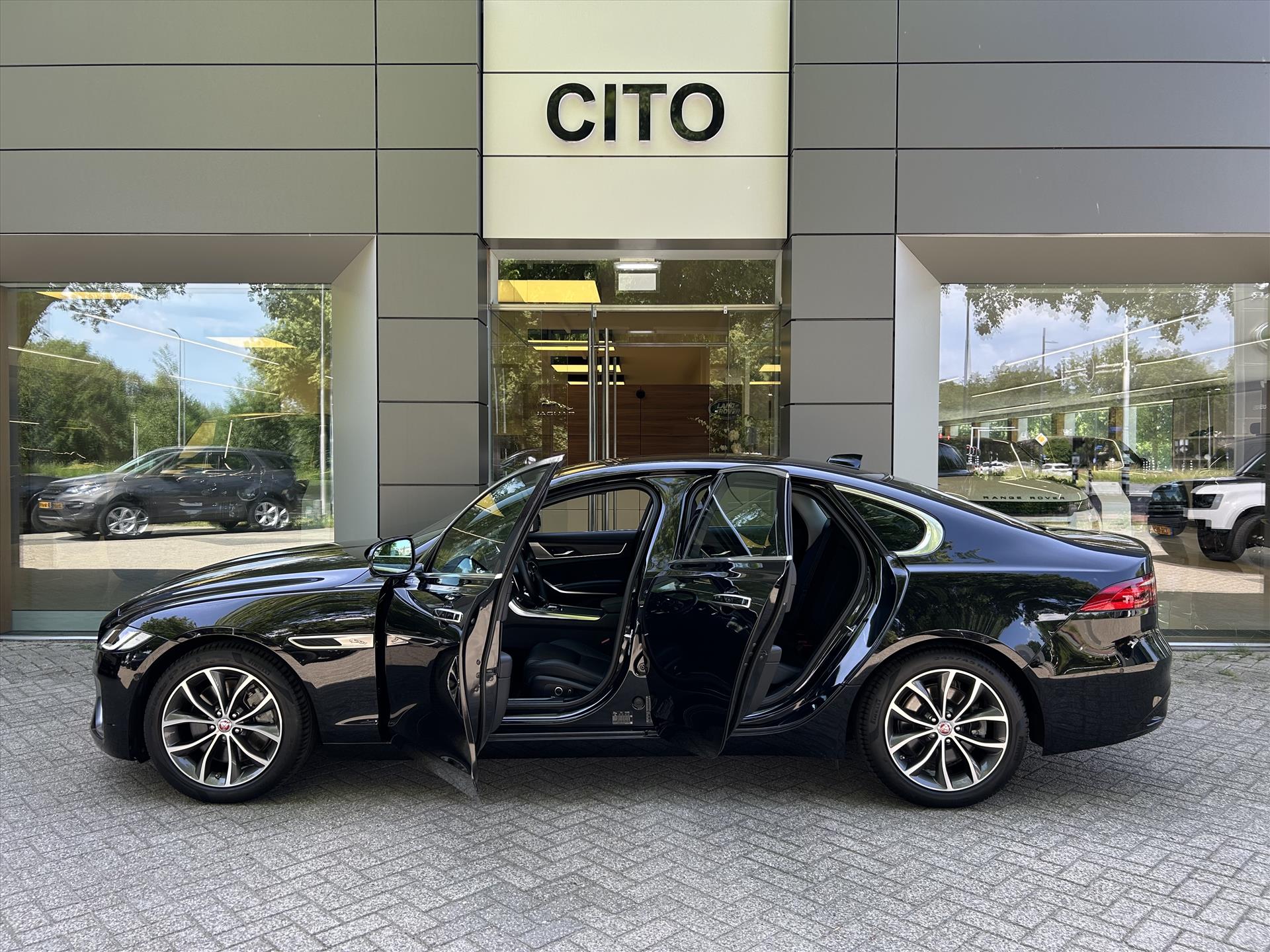 Jaguar XF - foto 28