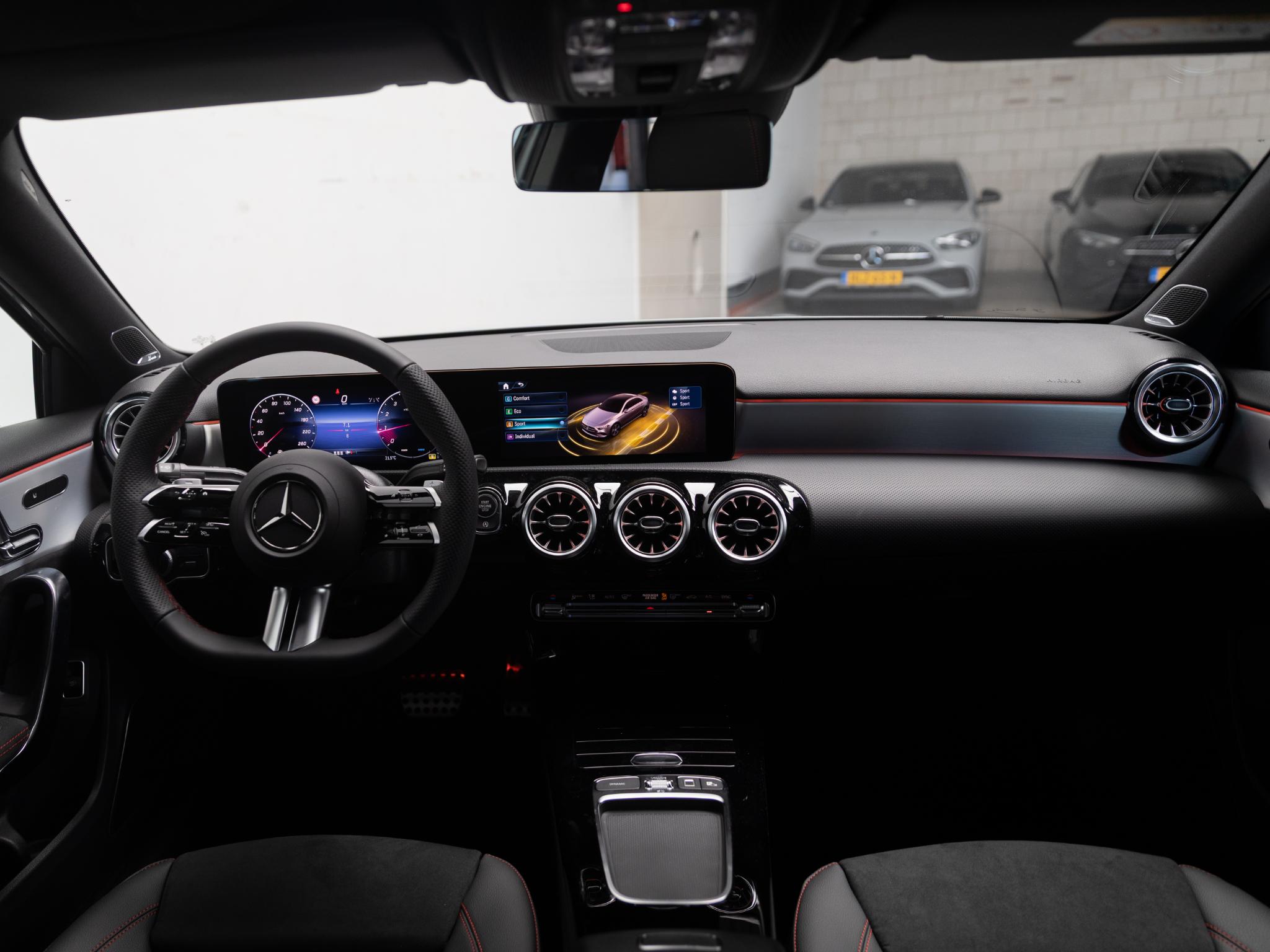 Mercedes-Benz A-Klasse Limousine 180 Business Solution AMG - Afbeelding 3