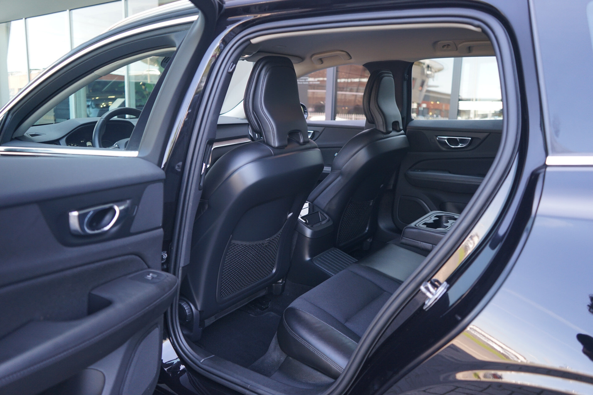 Volvo V60 2.0 T6 Twin Engine AWD Momentum Pro - Afbeelding 5