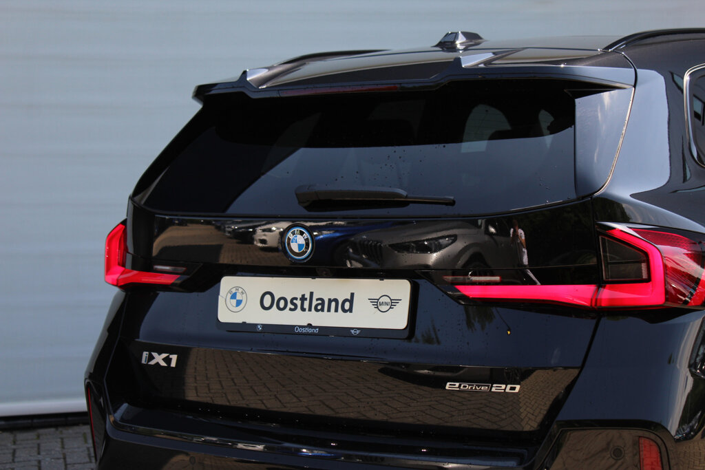 BMW iX1 15