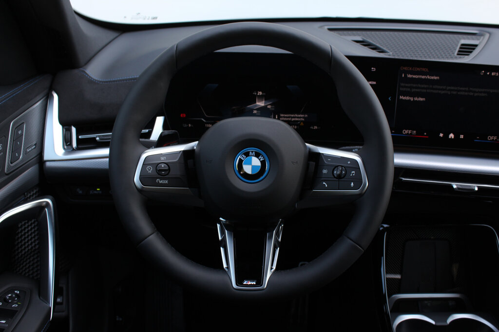 BMW iX1 3