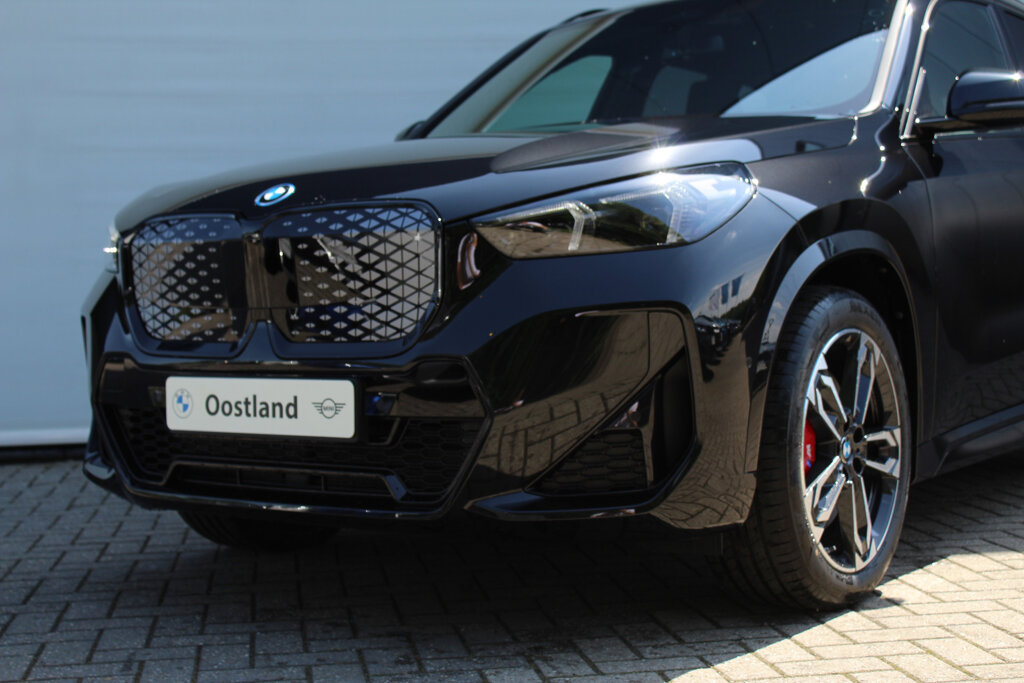 BMW iX1 19