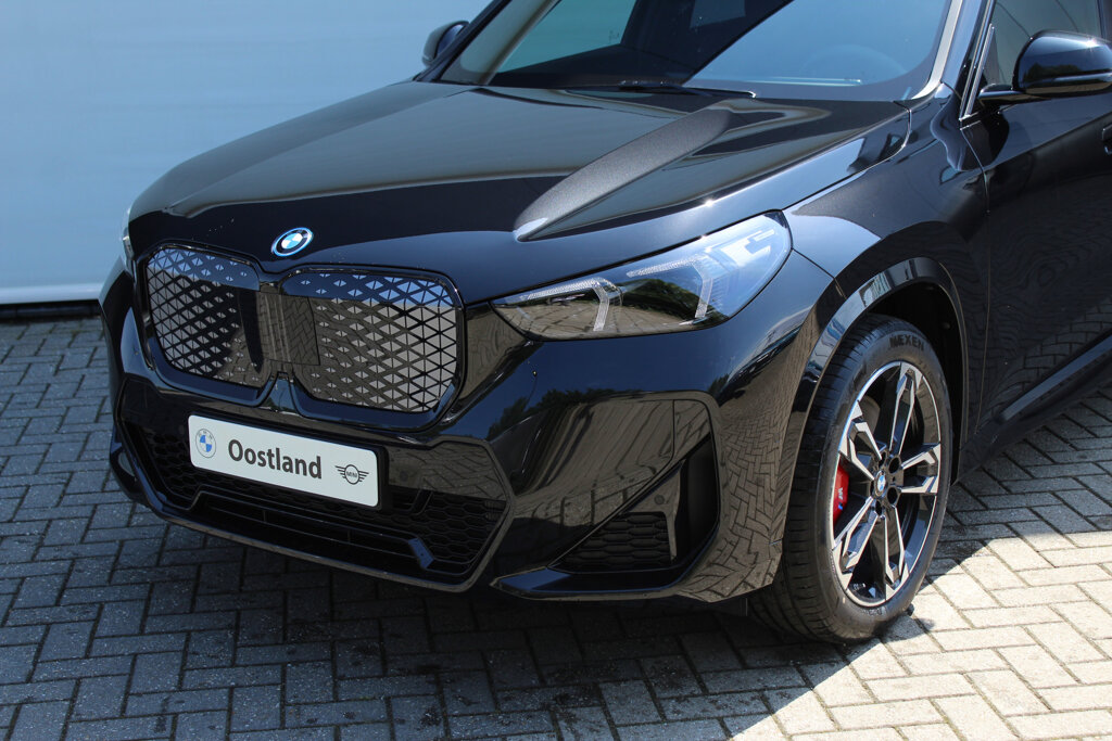BMW iX1 25
