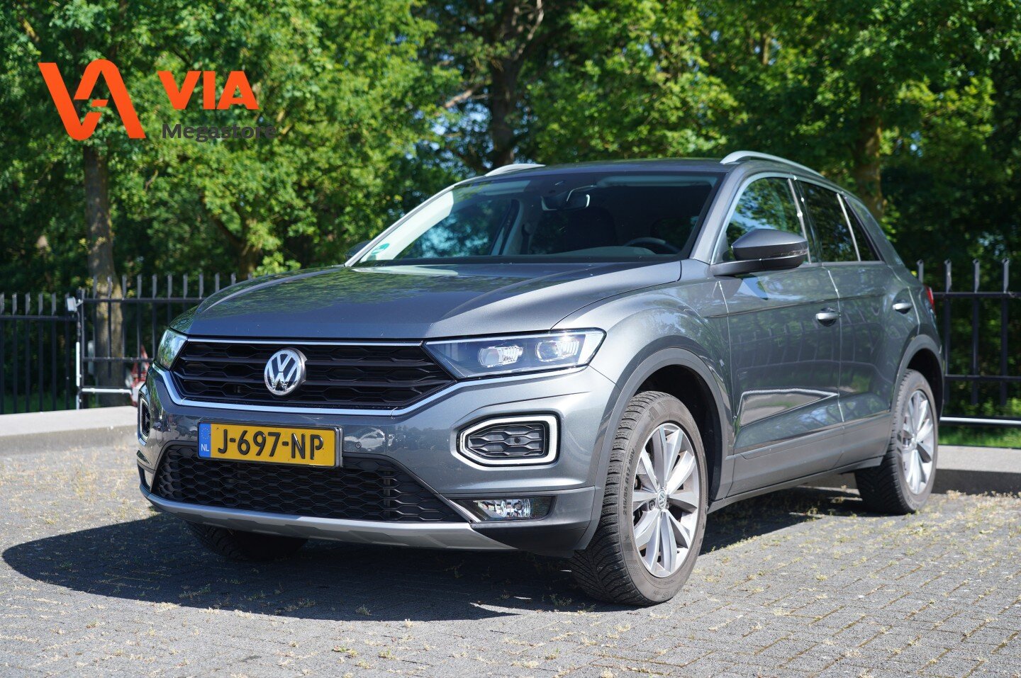 Volkswagen T-Roc 1.5 TSI | LED | Trekhaak | Adapt.Cruise | Stoelverw. | Camera | Allweatherb. | PDC | Highline