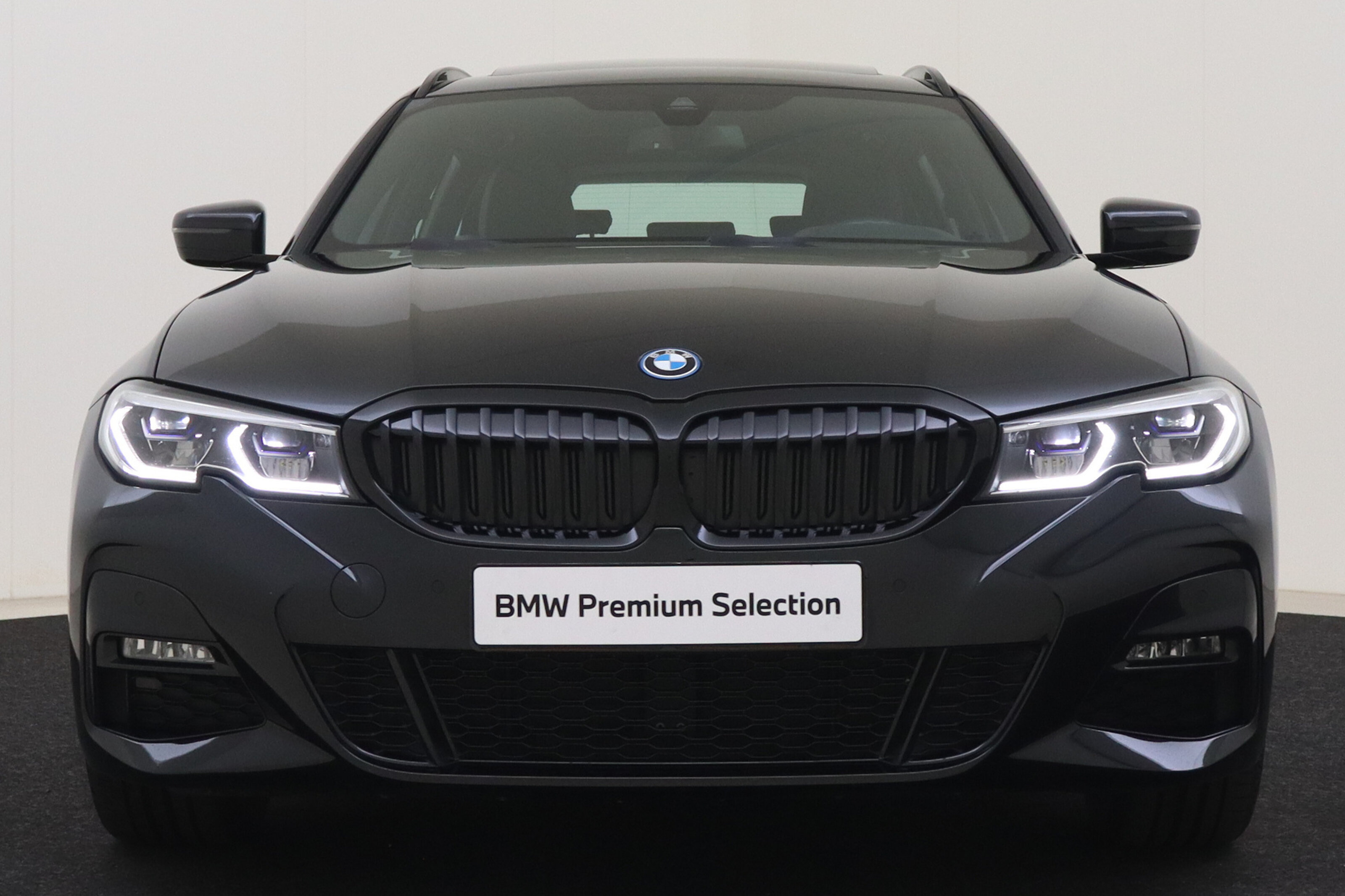 BMW 3 Serie Touring 330e High Executive M-Sport Automaat