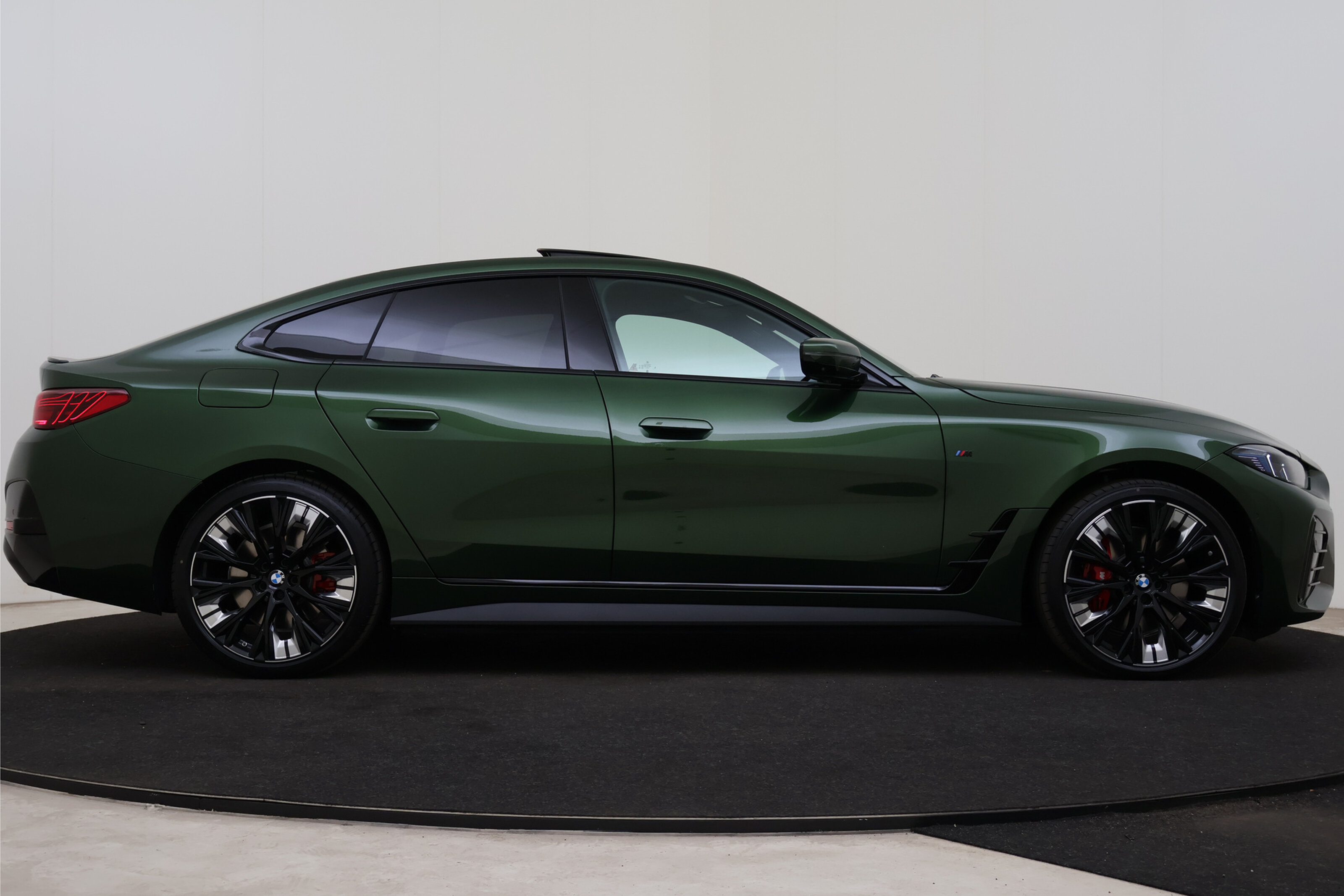 BMW i4 7