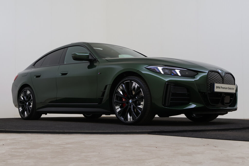 BMW i4 10