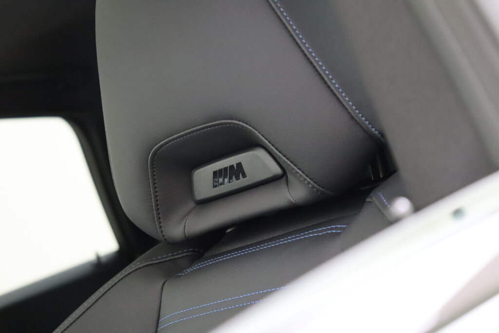 BMW i4 12