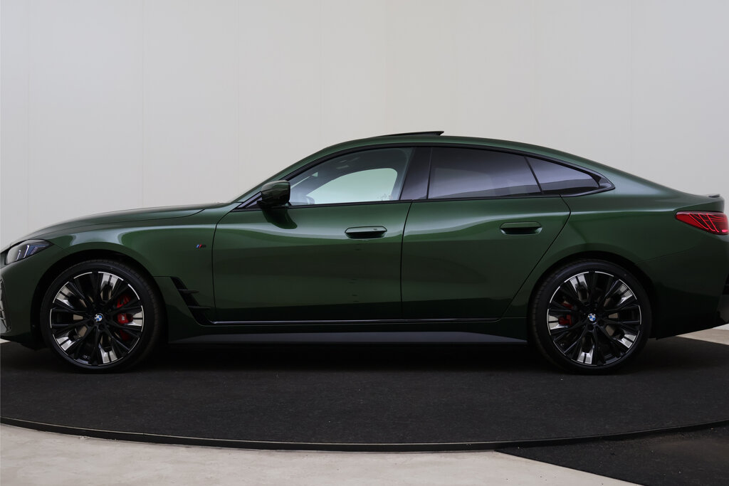 BMW i4 14