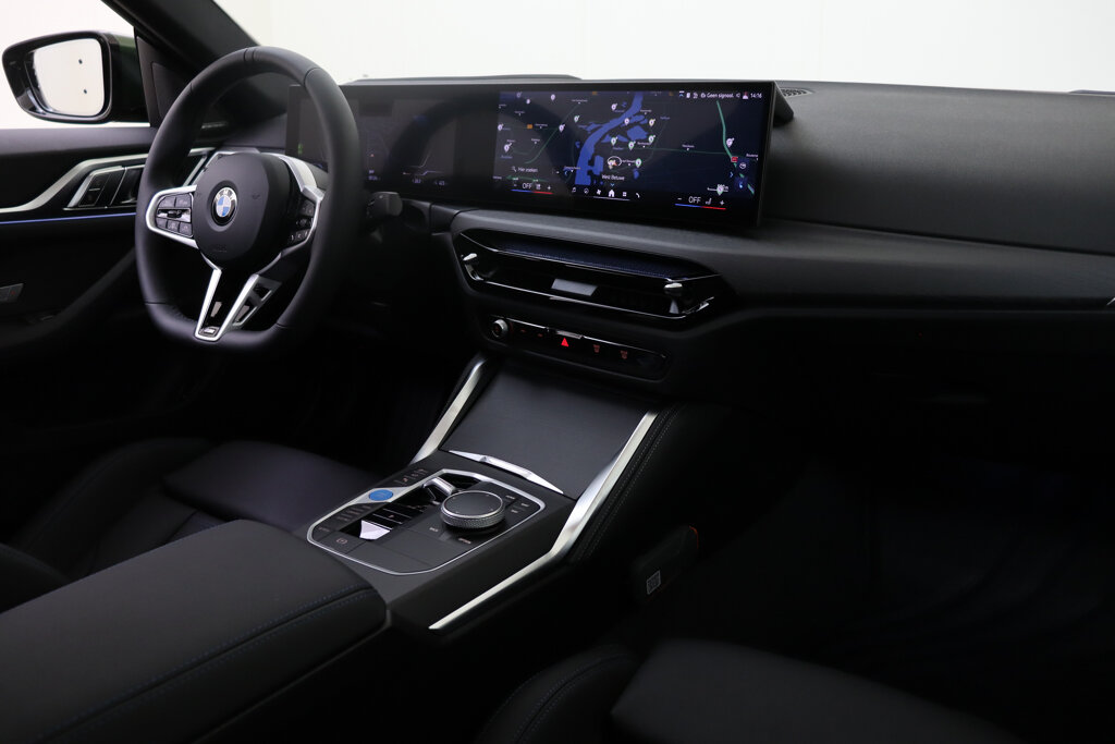 BMW i4 16
