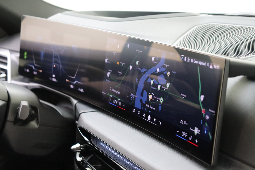 BMW i4 18