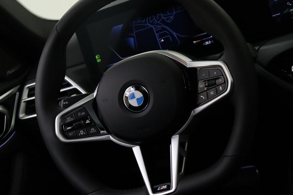 BMW i4 23