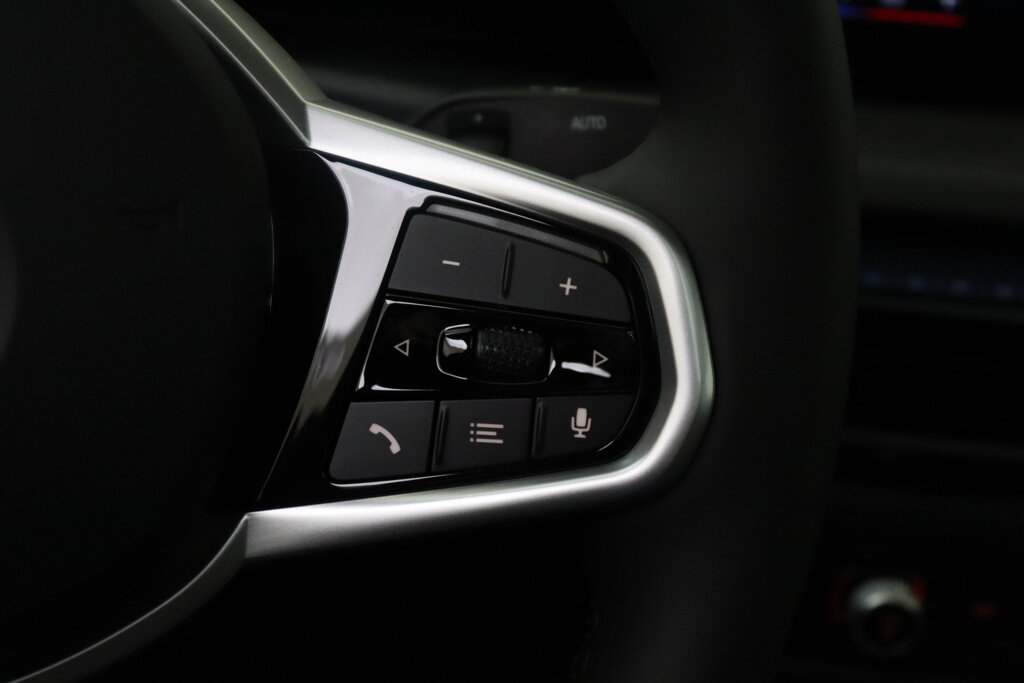 BMW i4 26