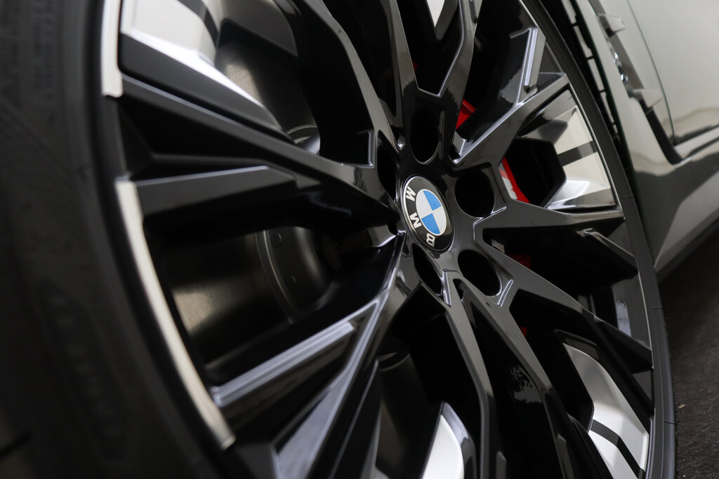 BMW i4 66
