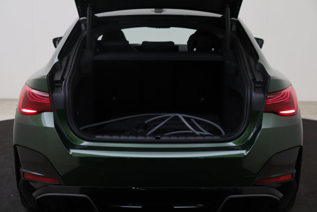 BMW i4 71