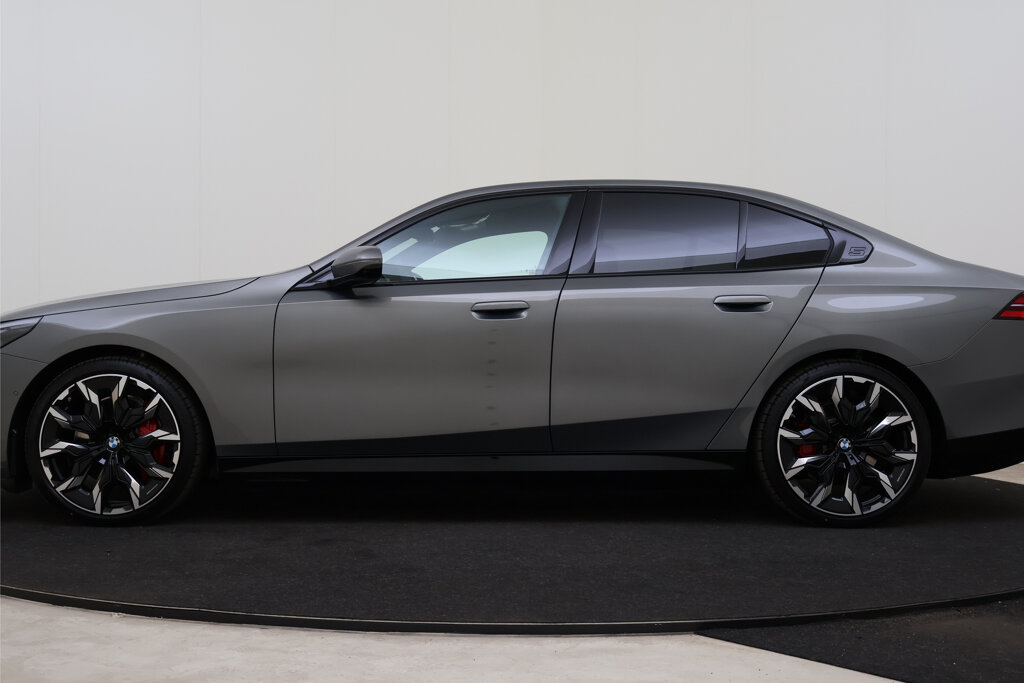 BMW i5 14