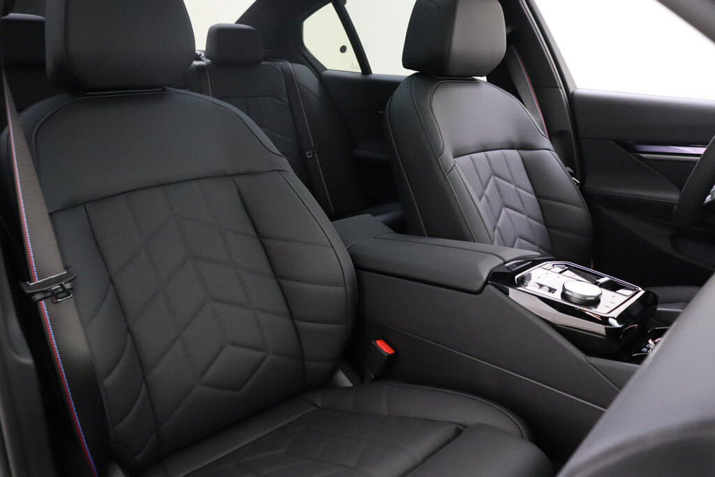 BMW i5 17