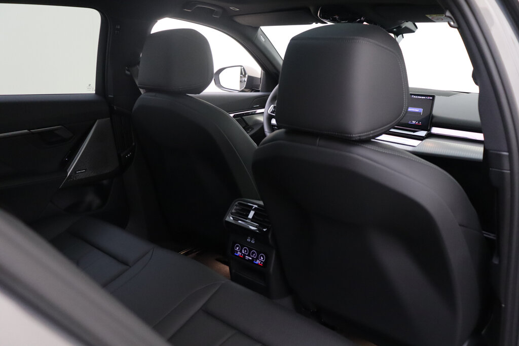 BMW i5 22
