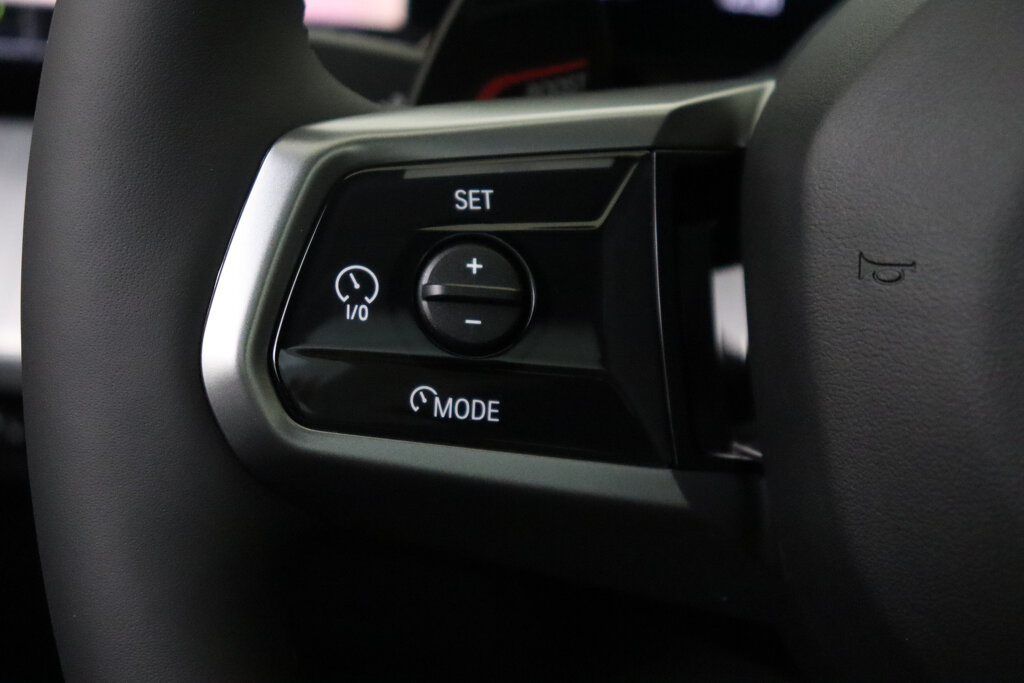 BMW i5 27