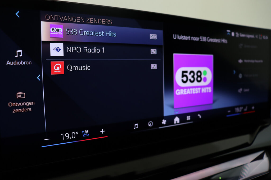 BMW i5 51