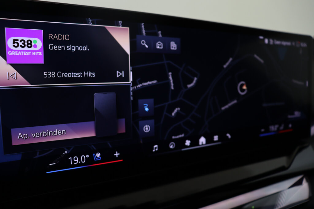 BMW i5 56