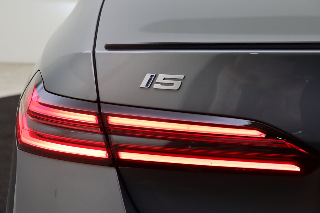 BMW i5 61