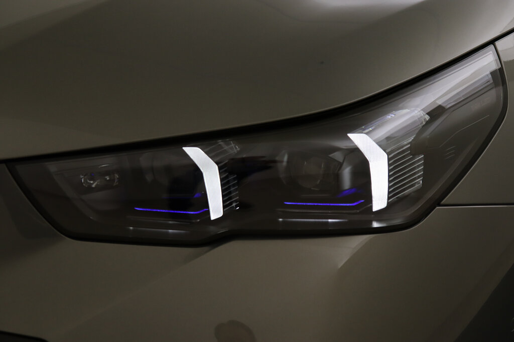 BMW i5 69