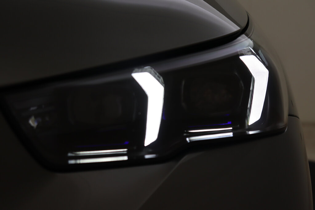 BMW i5 71