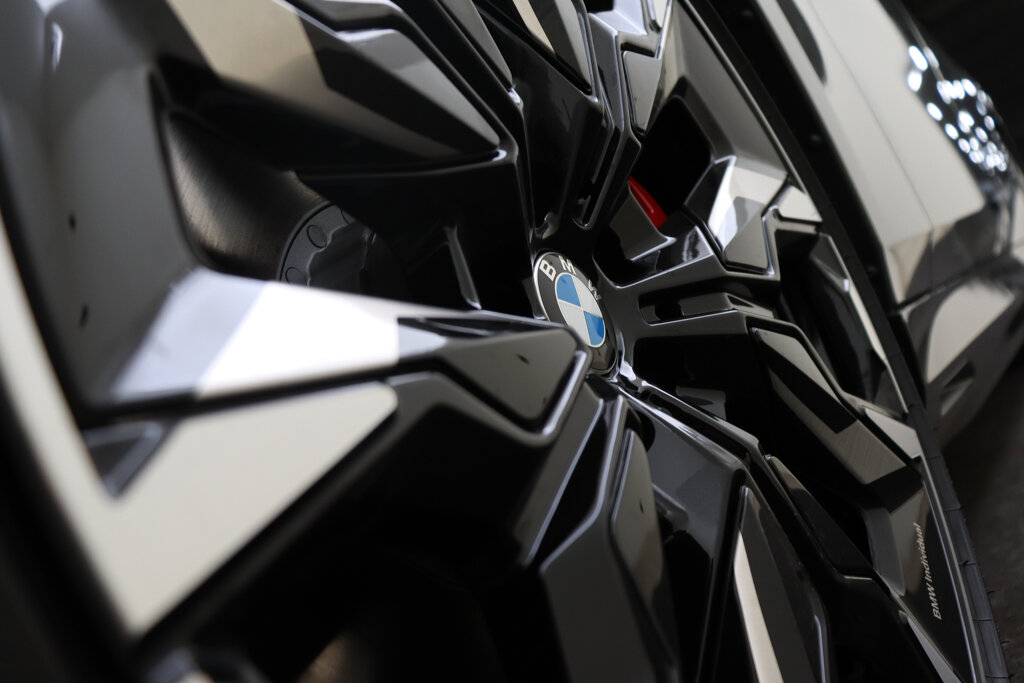 BMW i5 72