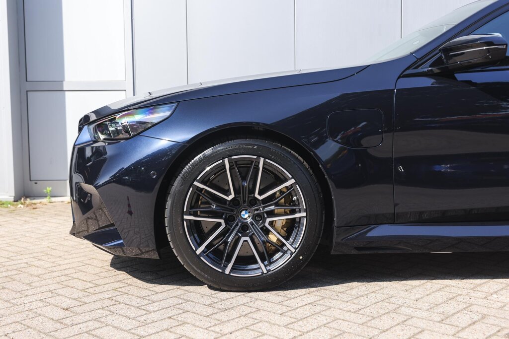 BMW M5 4