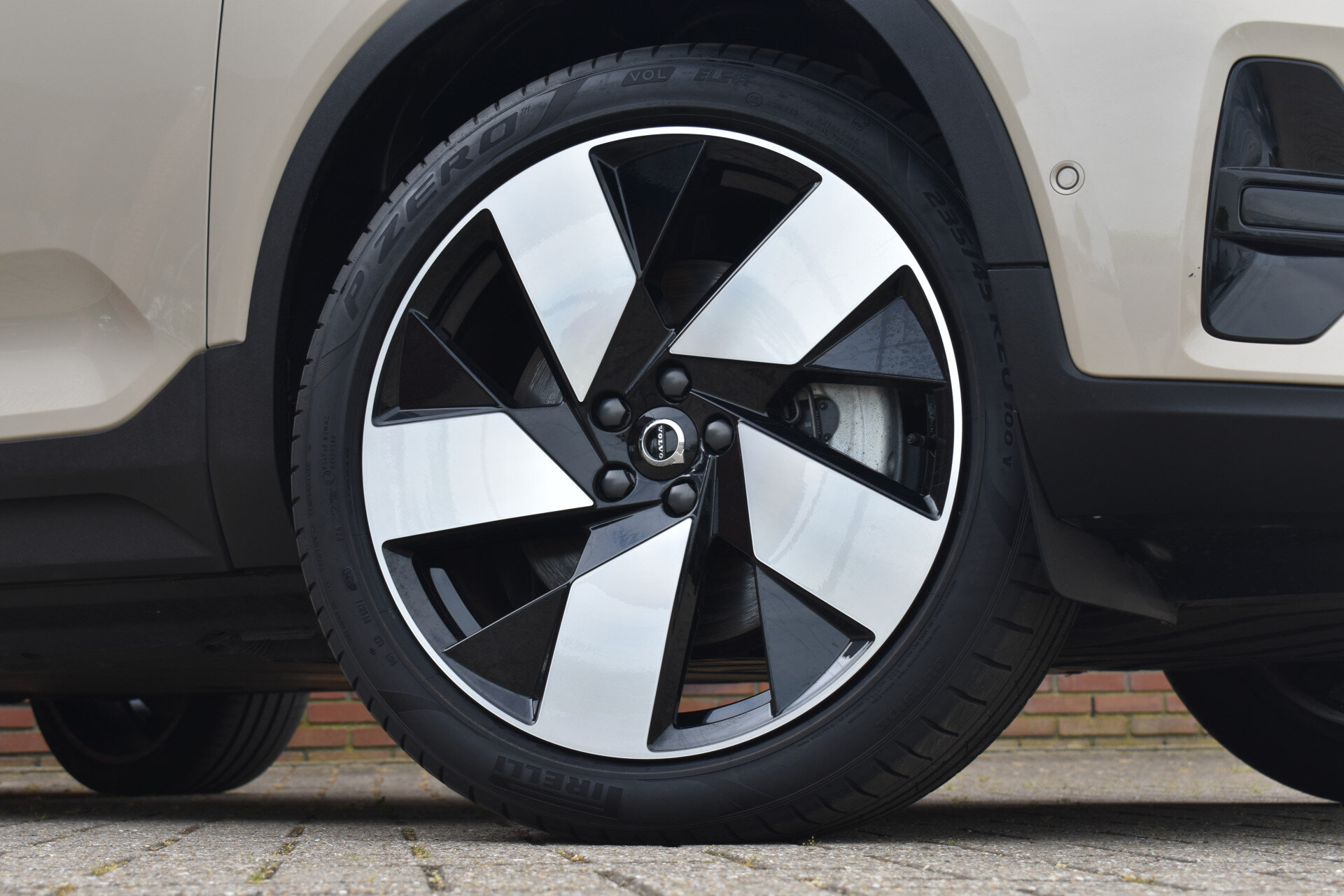 Volvo EX40 Extended Range 252PK Ultra 82 kWh - Afbeelding 3