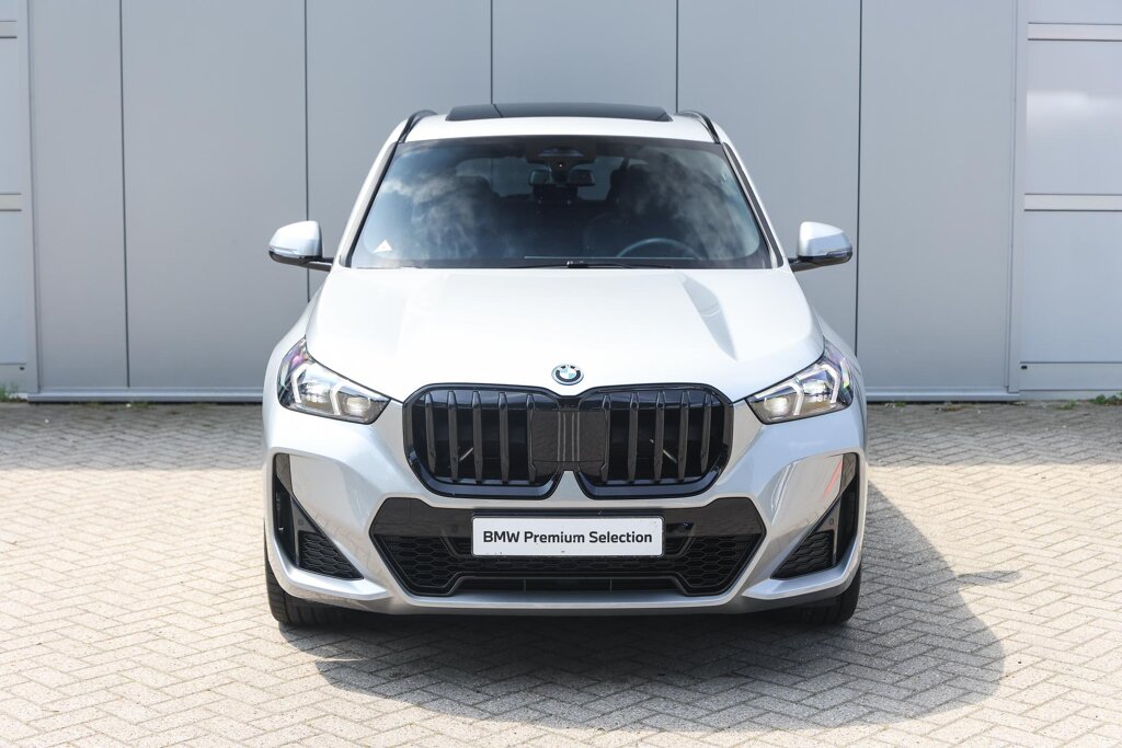 BMW X1 6