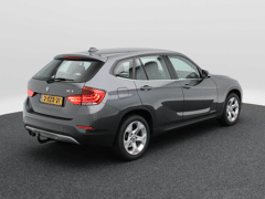 BMW X1 sDrive20i 183 Pk Automaat Executive - Afbeelding 2