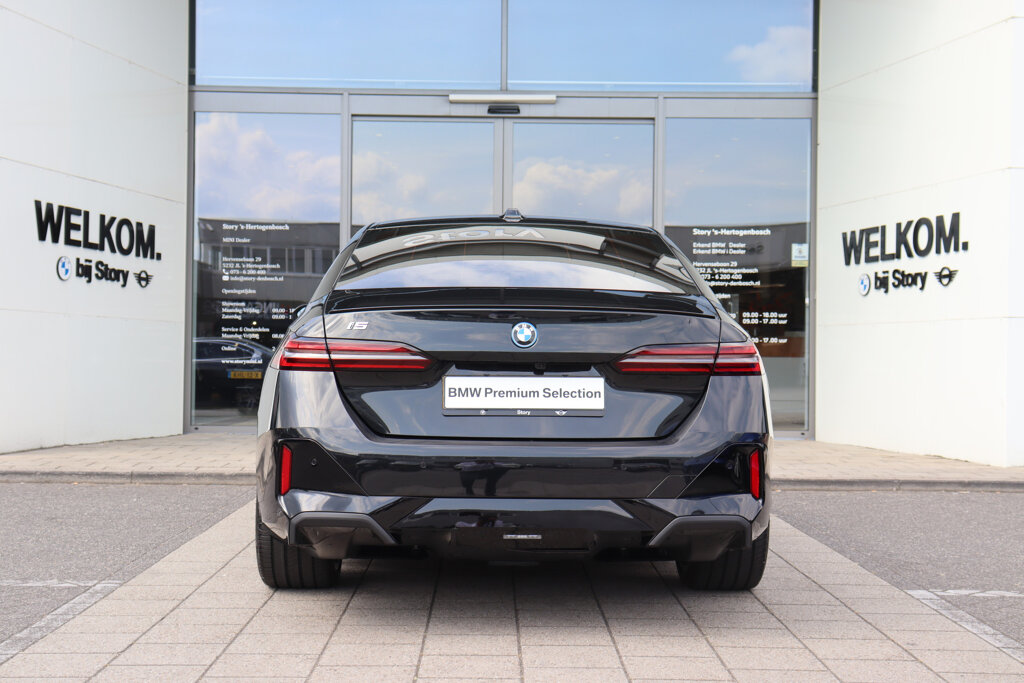 BMW i5 11