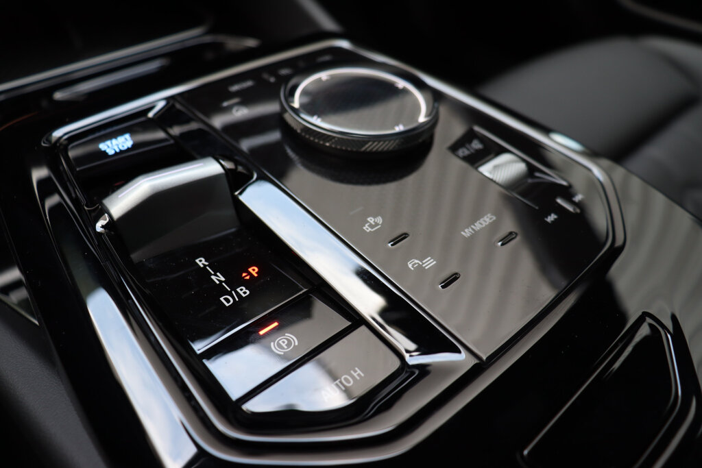 BMW i5 14