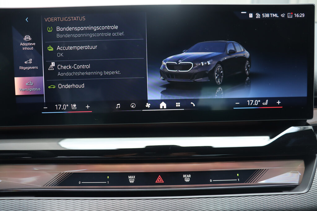 BMW i5 31