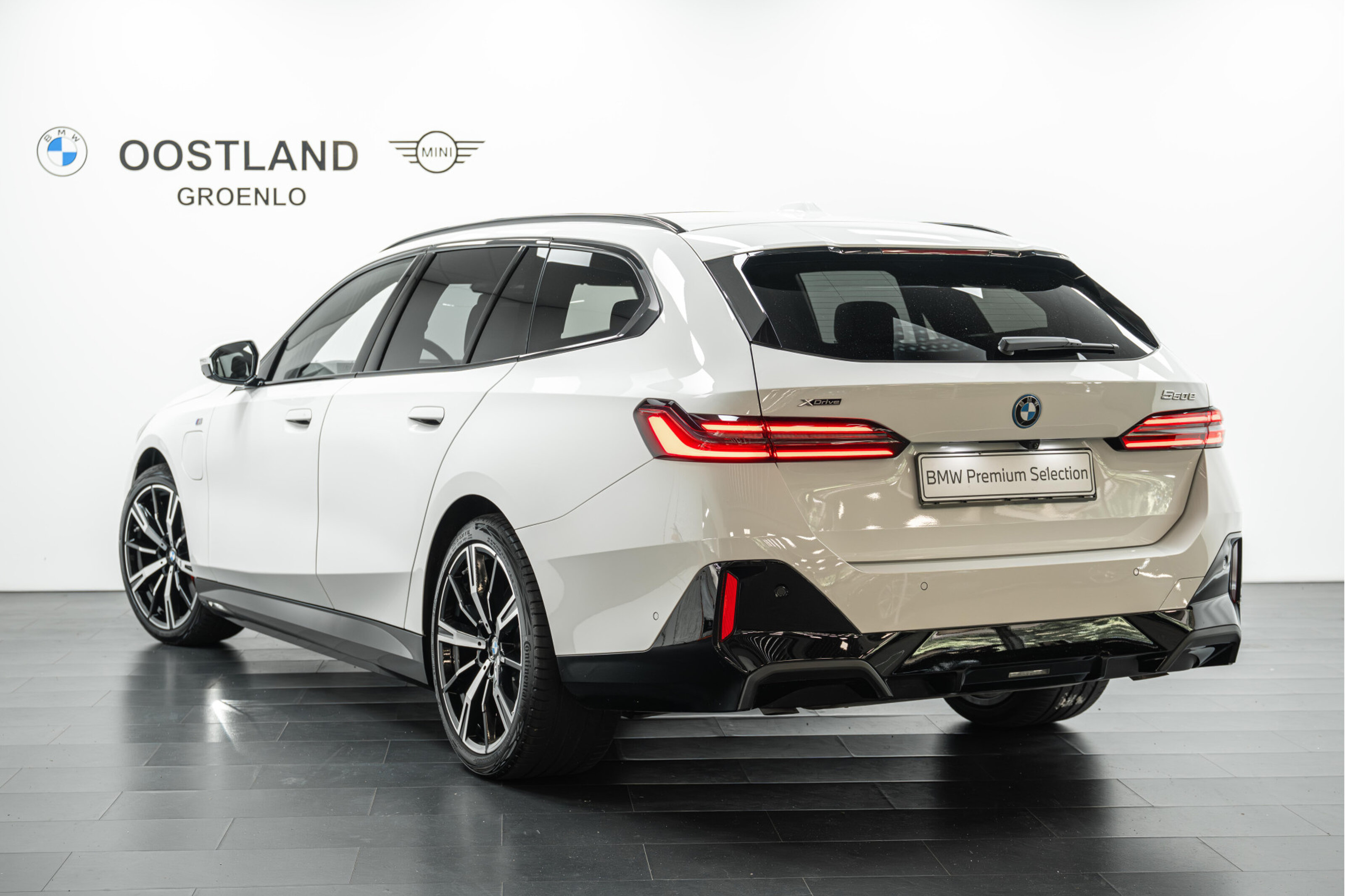 BMW 5 Serie Touring 550e xDrive M Sport Automaat