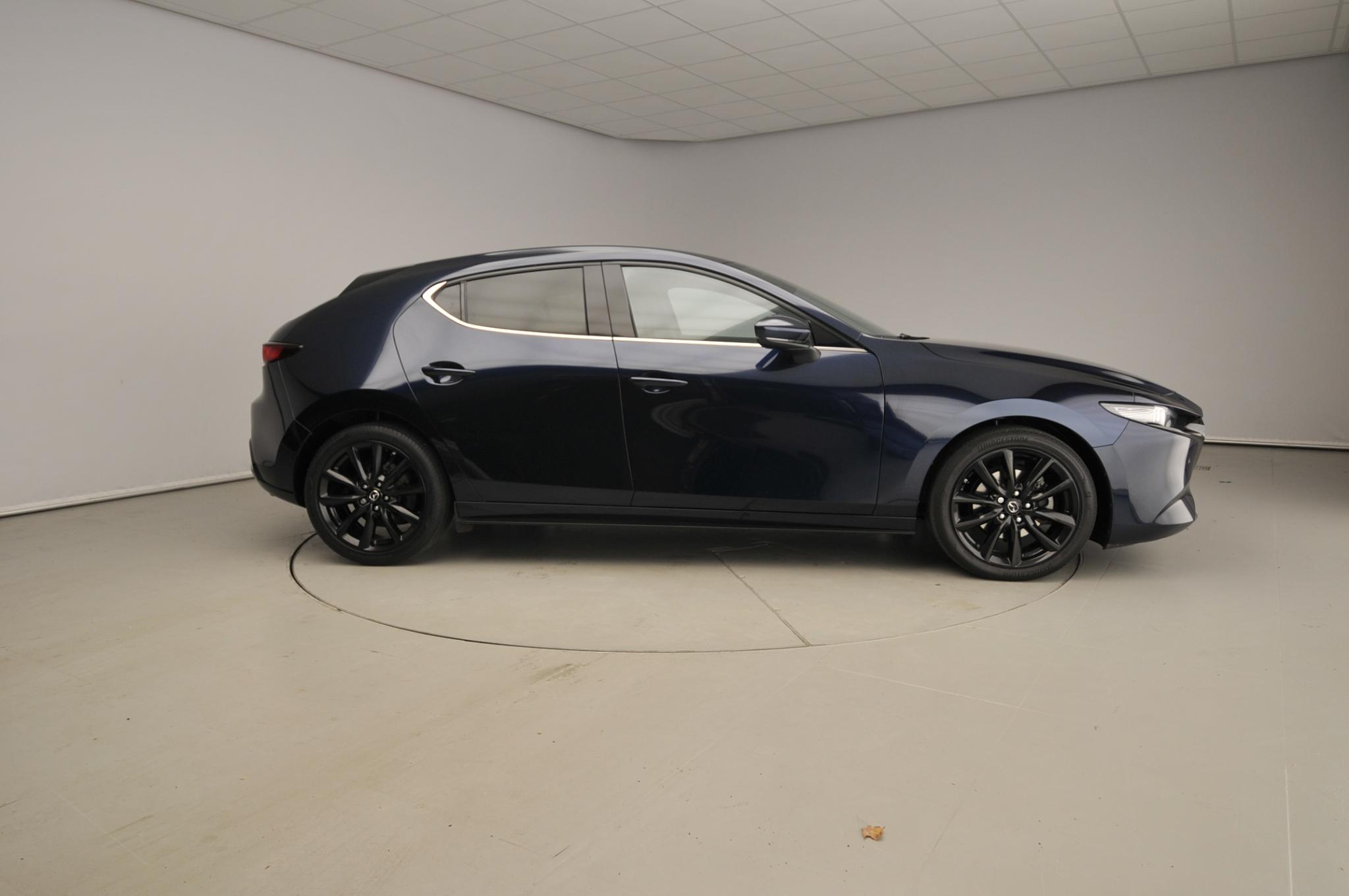 Mazda 3 2.0 e-SkyActiv-X M Hybrid 180 Luxury Aut. - Bild 4