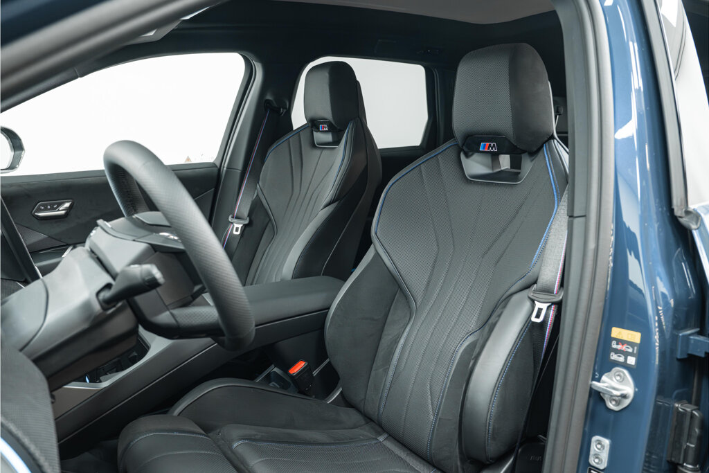 BMW iX3 11