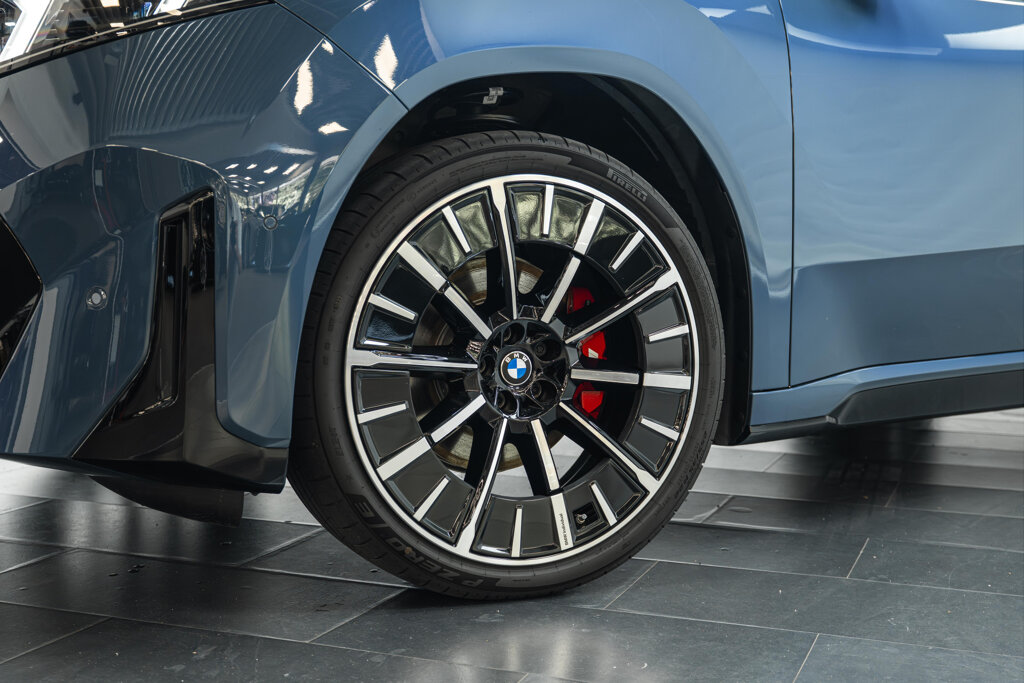 BMW iX3 37