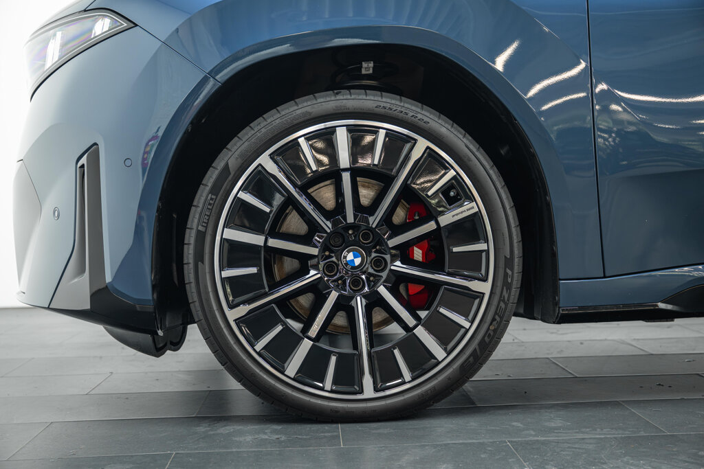 BMW iX3 38