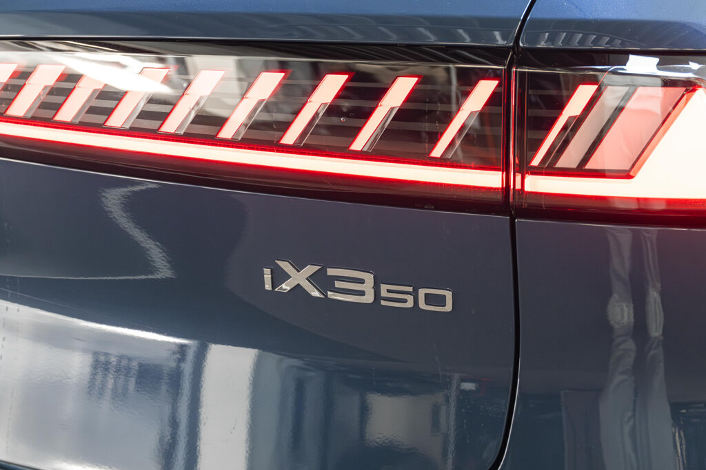 BMW iX3 43