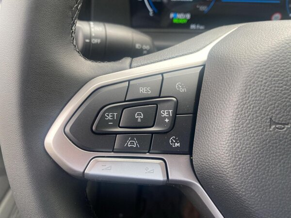 Cruise control systeem met voorspellende snelheidsbegrenzer