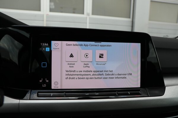 Apple Carplay/Android Auto Apple Carplay/Android Auto