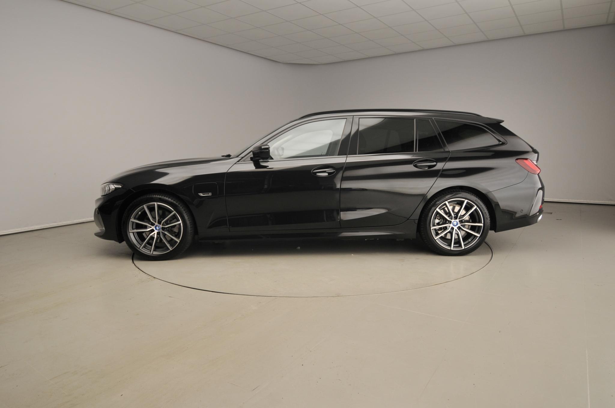 BMW 3 Serie Touring 320e - Afbeelding 2