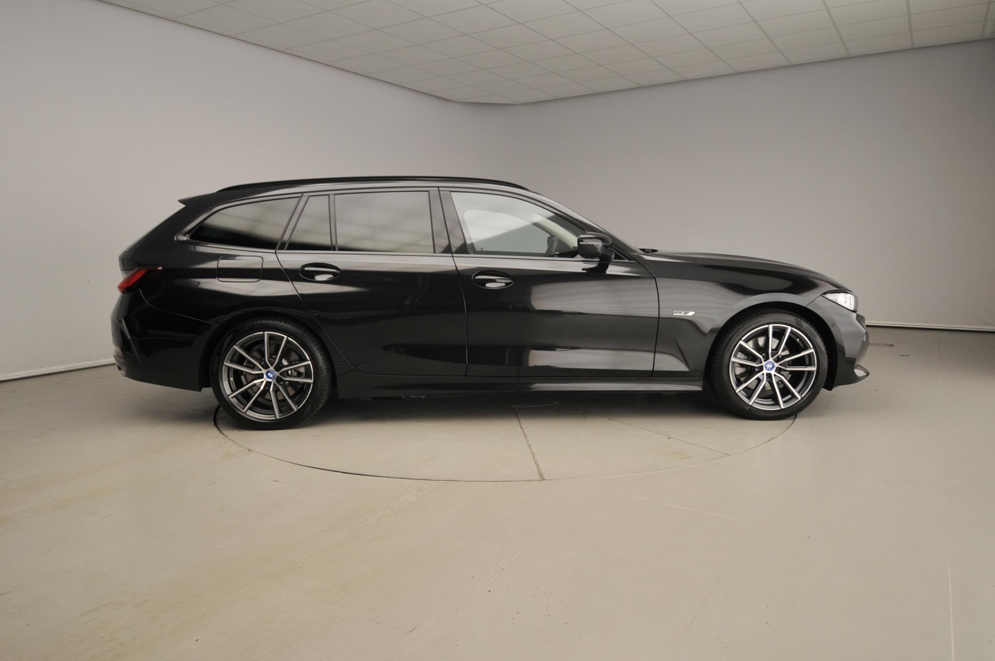 BMW 3 Serie Touring 320e - Afbeelding 4