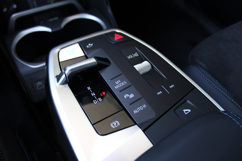 BMW iX1 10