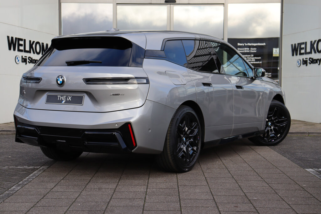 BMW iX 5