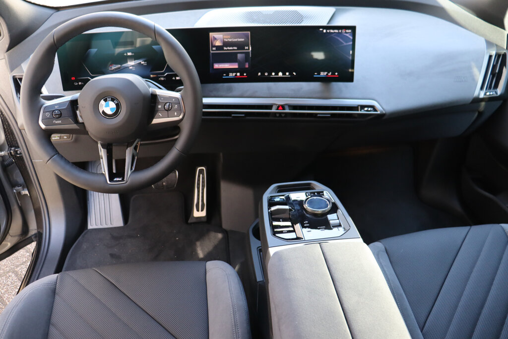 BMW iX 9