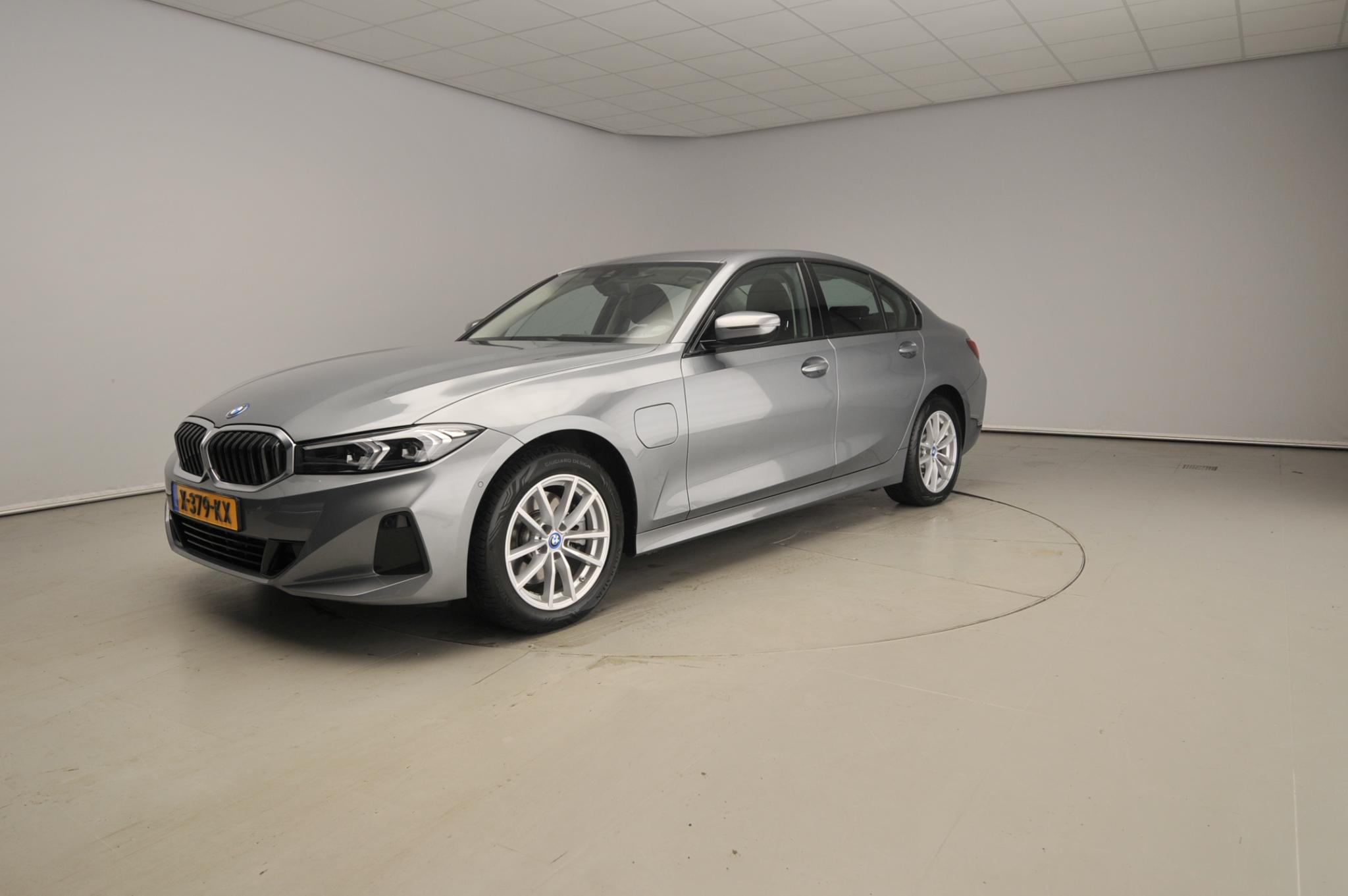 BMW 3 Serie Sedan 320e - Afbeelding 1
